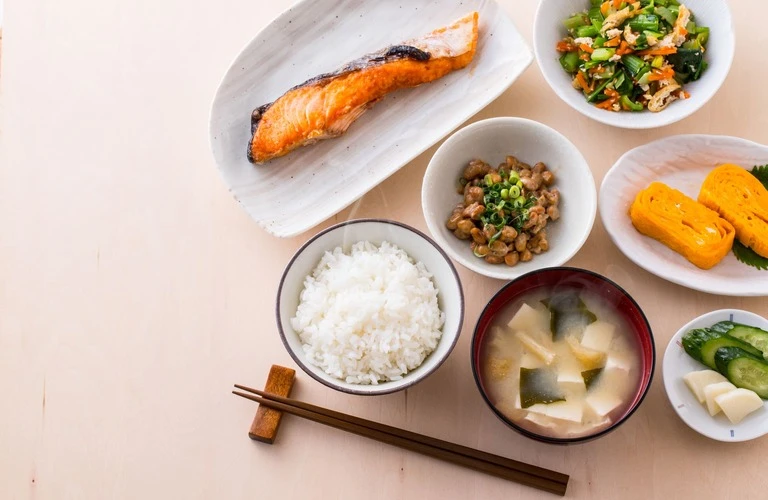 食事を堪能 | 東京都墨田区のデイサービスならデイサービスマリーナ